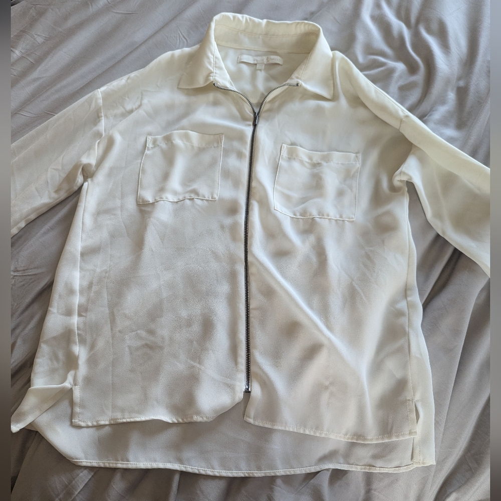 Elegant White Blouse with Zipper
